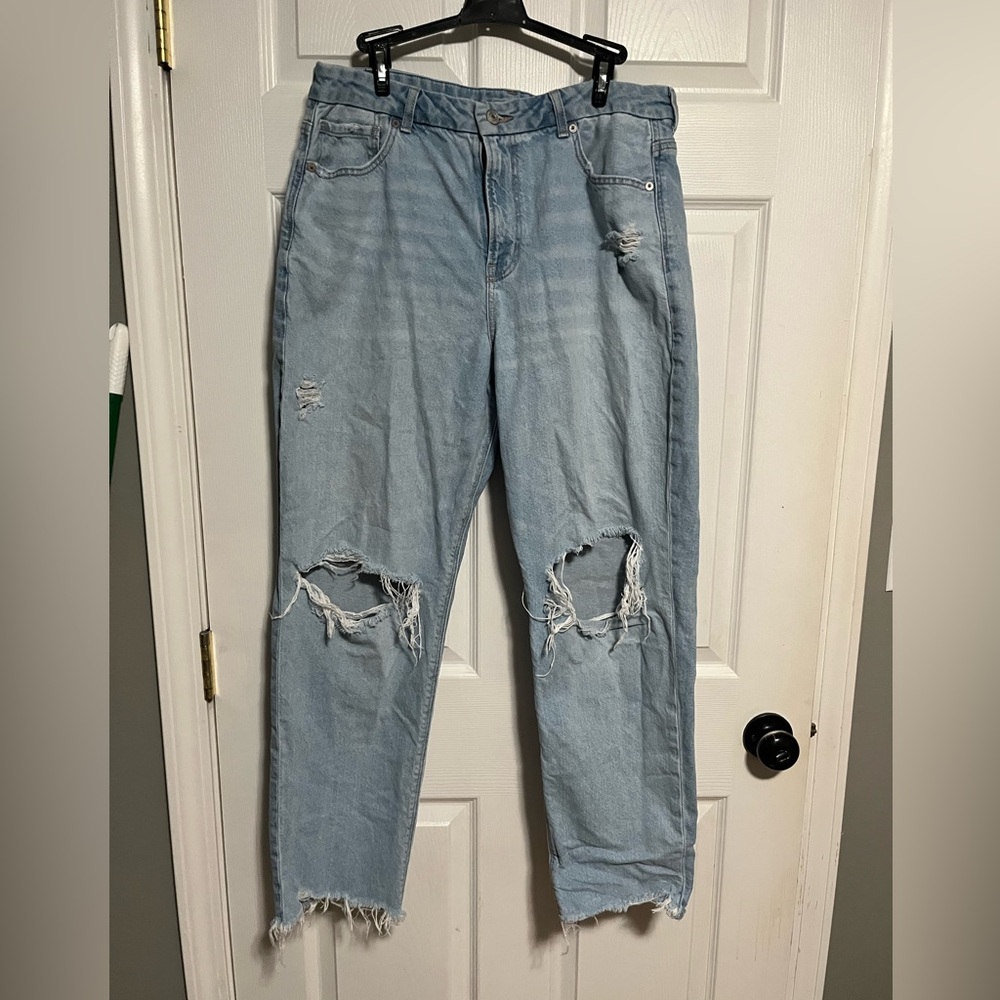 American Eagle Curvy Mom Distressed Jeans Size 14